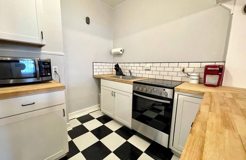 Pueblo Apartment | Stylish cozy apartment in historic building, great location center of town