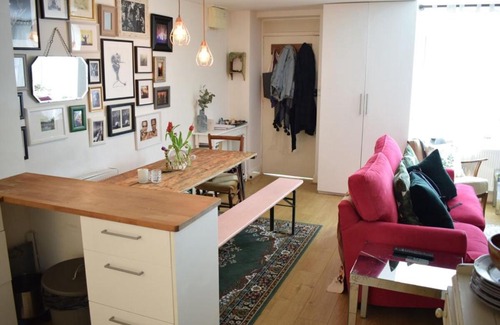 Askew Apartment | Stylish Cozy Apartment near Trendy Shepherd's Bush