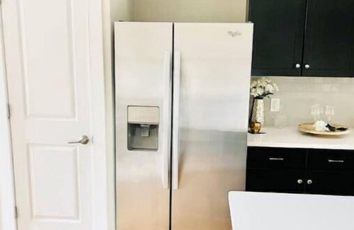 Avondale House | Stylish, Cozy, Condo near Cincinnati Zoo!