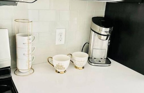 Avondale House | Stylish, Cozy, Condo near Cincinnati Zoo!