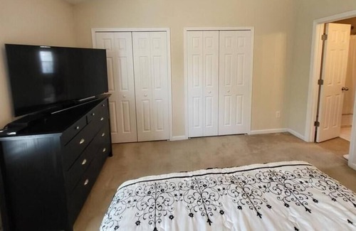 Greensboro House | Stylish, Cozy Corporate Townhome with Pool!