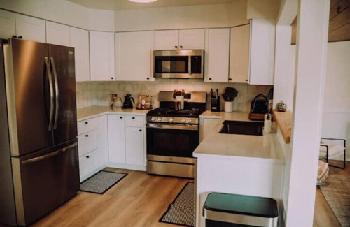 Salmon House | Stylish & Cozy Home - Newly Renovated
