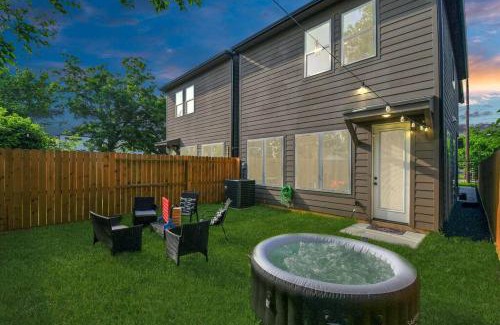 OST - South Union House | Stylish & Cozy - HOT TUB 4 Beds Near Downtown