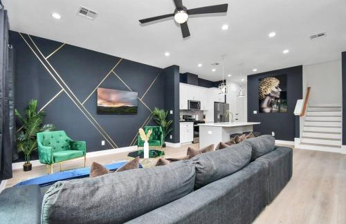 OST - South Union House | Stylish & Cozy - HOT TUB 4 Beds Near Downtown