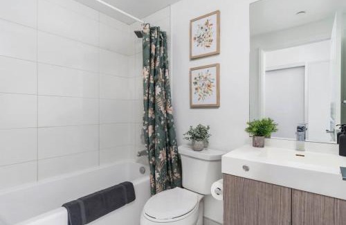Garden District Apartment | Stylish Cozy Studio Condo Downtown