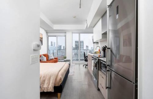 Garden District Apartment | Stylish Cozy Studio Condo Downtown