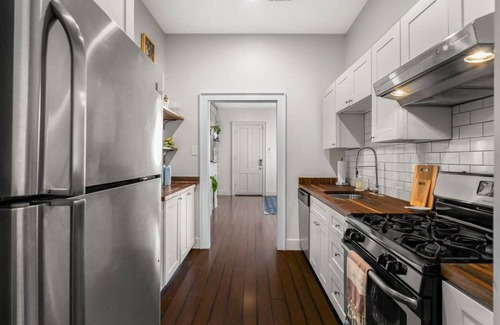 Seventh Ward House | Stylish Creole Cottage 1BD | Central Location