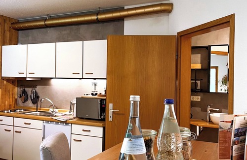 Rauhenbretzingen Apartment | Stylish apartment in the middle of nature and only 8 minutes from SHA.