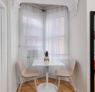 Gayborhood Apartment | Stylish Deluxe City Flat