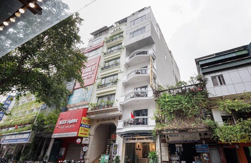 Truc Bach House | Stylish Deluxe Stay | Prime Hanoi Location