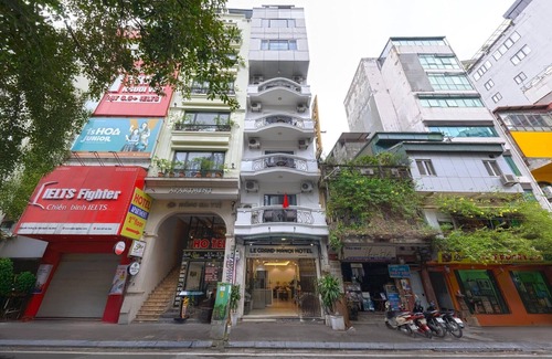 Truc Bach House | Stylish Deluxe Stay | Prime Hanoi Location