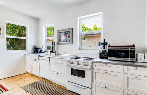 Buena Vista House | Stylish Design District house, 2 bed/1 bath, parking, yard, fully updated