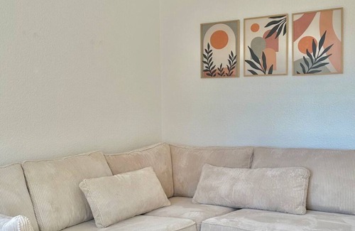 Oberhausen Condo | Stylish - designer apartment near Westfield Centro