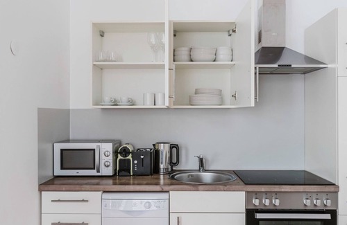 Dobling Apartment | Stylish Döbling 1BR, Fully Equipped, by Blueground