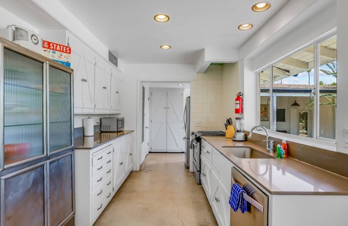 Old Las Palmas House | Stylish Dog-Friendly Gem W/Guest House, Private Pool & Amazing Mountain Views