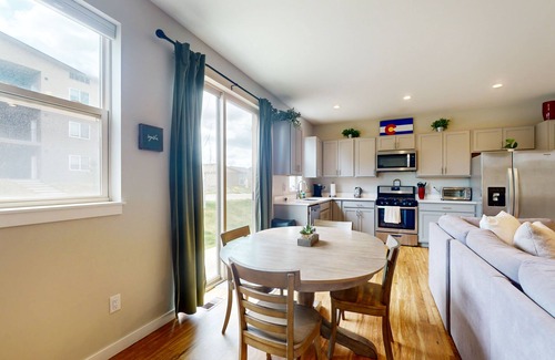 Gypsum House | Stylish, dog-friendly retreat with grill & washer/dryer - near skiing & hiking