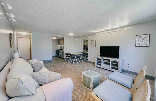 Downtown Hartford Condo | Stylish Downtown Business| Hospital | WD | GYM