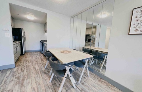 Downtown Hartford Condo | Stylish Downtown Business| Hospital | WD | GYM