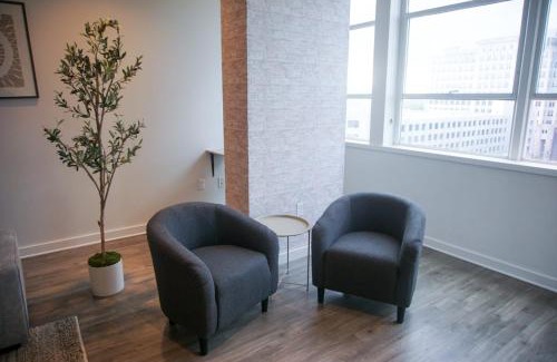 Baton Rouge Apartment | Stylish Downtown High-Rise - 2BD