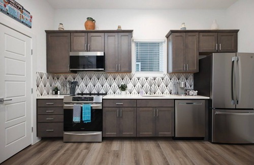 Tobin Hill House | Stylish Downtown Retreat, Walk to River Walk & Alamo, Pet-Friendly