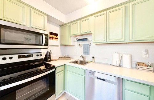 Downtown Reno Apartment | Stylish Downtown River Condo in the Heart of Reno!