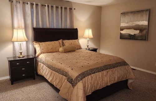 Clarkston Condo | Stylish Duplex close to shops, dining, hospitals in charming Clarkston, WA