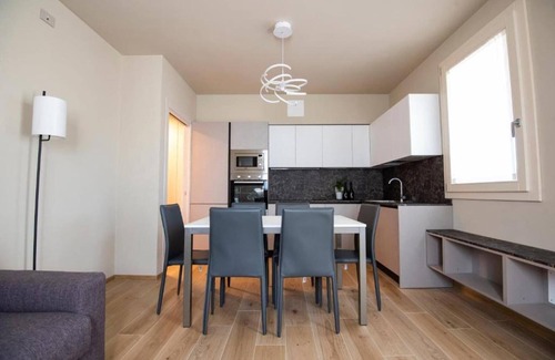 Farra di Soligo Apartment | Stylish Duplex in Verbania