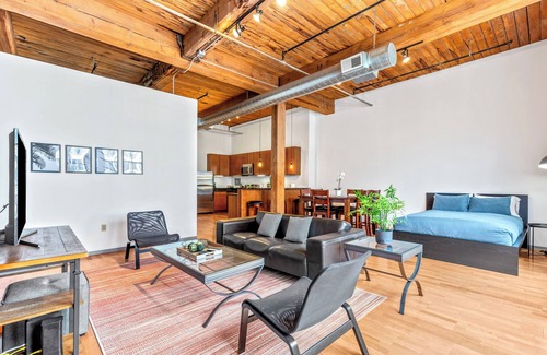 Downtown West Apartment | Stylish DWTN St. Louis Loft with Great Views