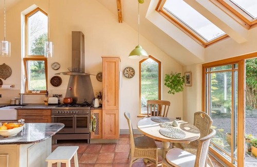 Kenmare House | Stylish Earth House offering unique seclusion close to bay and heritage town