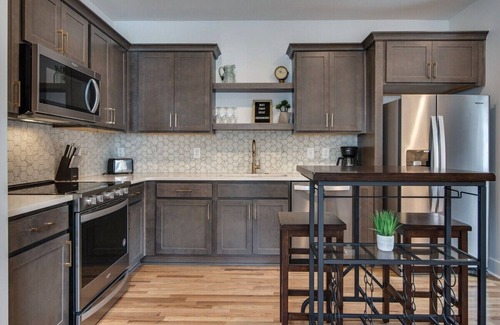 Greenwood House | Stylish East Nashville Townhouse for 6