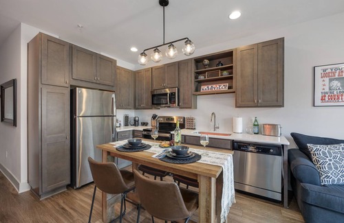 Nashville Condo | Stylish East Nashville king bed condo - near Opry, Broadway, Downtown & Airport
