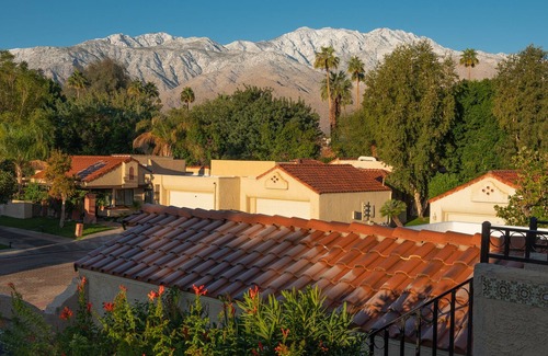 Palm Springs Condo | Stylish & Elegant Condo at the Beautiful Oasis Resort in South Palm Springs