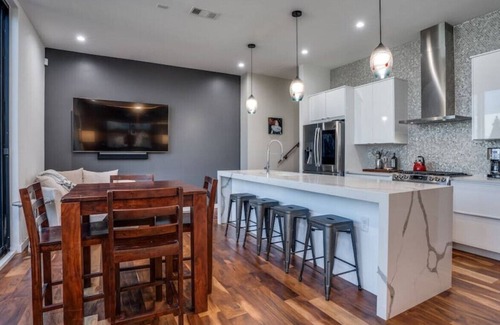 Cedars House | Stylish & Elegant Two- Bedroom Home