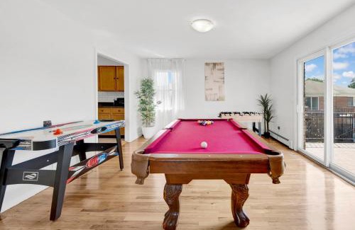 Southeast Yonkers House | Stylish Escape with Game Room, Balcony and Free Parking