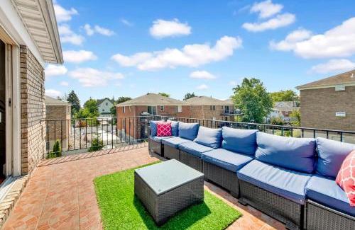 Southeast Yonkers House | Stylish Escape with Game Room, Balcony and Free Parking