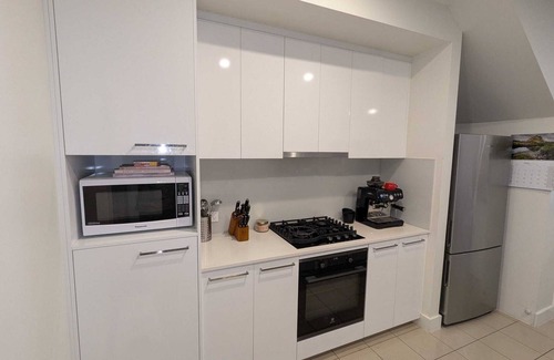 Norwood House | Stylish Executive Townhouse in Prime Location