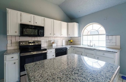 Elmo House | Stylish fab 4 Bedroom house near lake Ray Hubbard