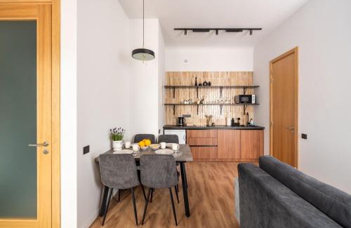 Avoti Apartment | Stylish family 1 BR with working desk by Park and Top Restaurants
