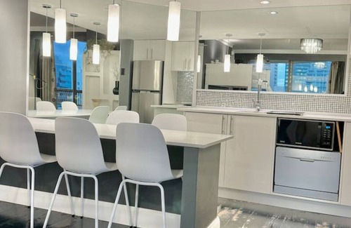 Darlinghurst Apartment | Stylish Family 1BR + Cozy Bunks for 5 with Games