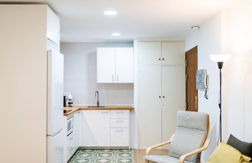 Plaza de Toros-Doctores-San Lazaro Apartment | Stylish Family Apartment with Free Parking in Granada