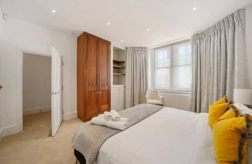 Royal Borough of Kensington and Chelsea Apartment | Stylish Family Apartments near Kensington High Street - by Short Stories London