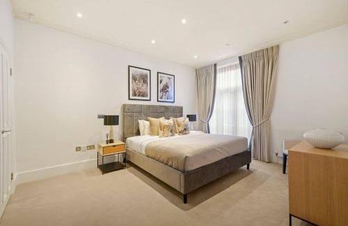 Royal Borough of Kensington and Chelsea Apartment | Stylish Family Apartments near Kensington High Street - by Short Stories London