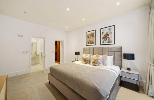 Royal Borough of Kensington and Chelsea Apartment | Stylish Family Apartments near Kensington High Street - by Short Stories London