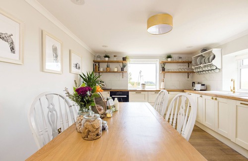 Frome House | Stylish Family Barn, edge of Frome + country views