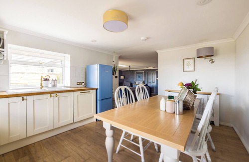 Frome House | Stylish Family Barn, edge of Frome + country views