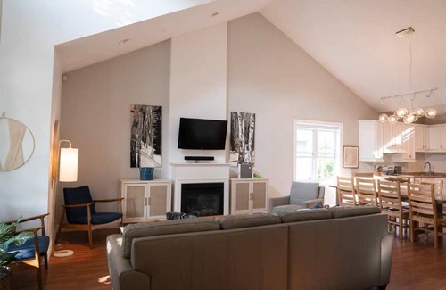 Southampton House | Stylish Family Cottage - 5 bedroom - 6min walk to beach & town, hot tub, pets ok