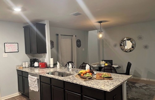 Medina Valley House | Stylish, Family-Friendly Retreat Near Lackland AFB, SeaWorld & More!