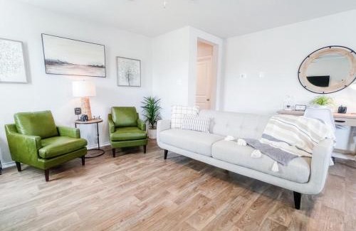 Southside House | Stylish Family Home Near Lackland POOL