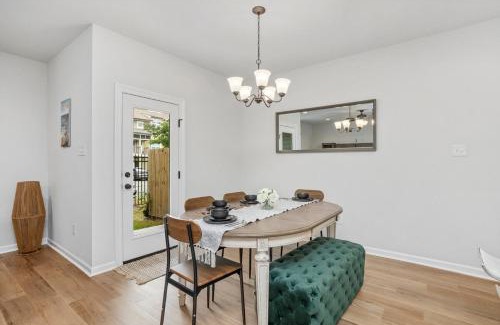 Highlands - Perkins House | Stylish Family Townhouse in Baton Rouge - BC1004