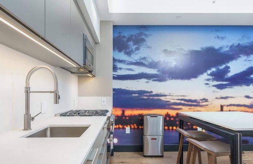 Berkeley Hotel | Stylish Flat on Tennyson - Walk to Dining & Shops!